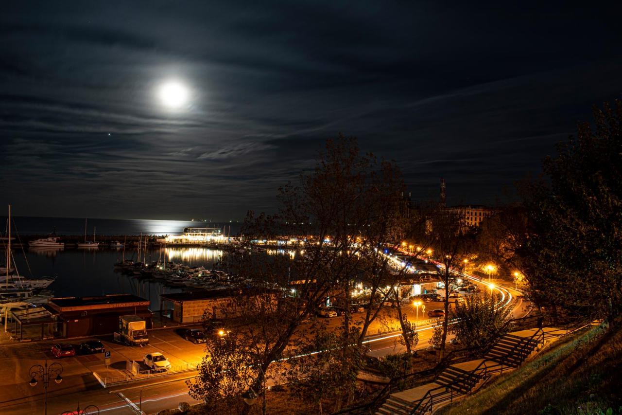 Sunset By Old Town Apartment Constanţa Exterior foto